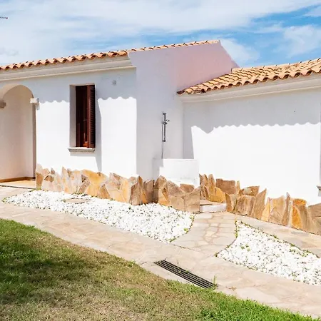 Camere Vicino Alla Spiaggia Budoniaffitti * تانايونيلا