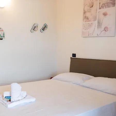 Camere Vicino Alla Spiaggia Budoniaffitti * تانايونيلا